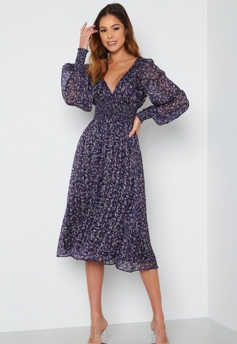 H T Goddiva Morsiusneitojen Mekot | Ditsy Long Sleeve Shirred Midi Dress