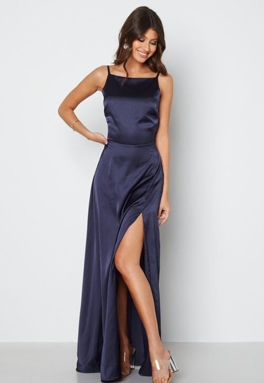 H T Bubbleroom Occasion Morsiusneitojen Mekot | Laylani Satin Gown