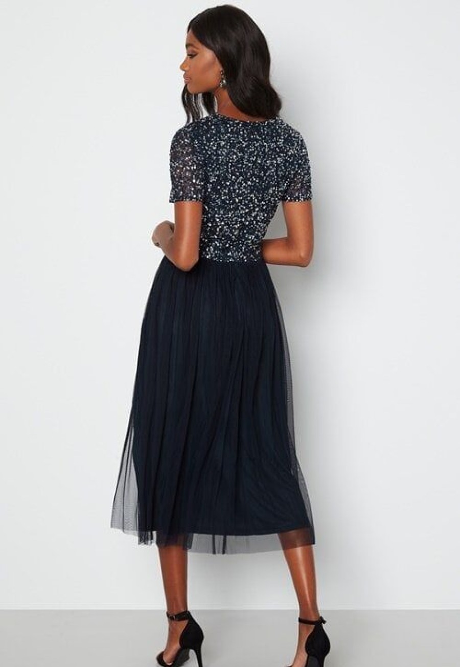 Joulu AngelEye Joulumekot | Short Sleeve Sequin Embellished Midi Dress