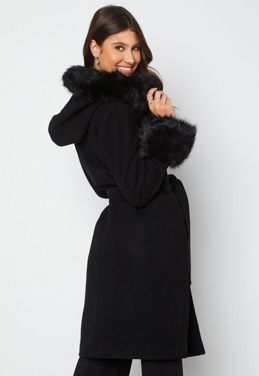 Takit Hollies | Camilla Coat