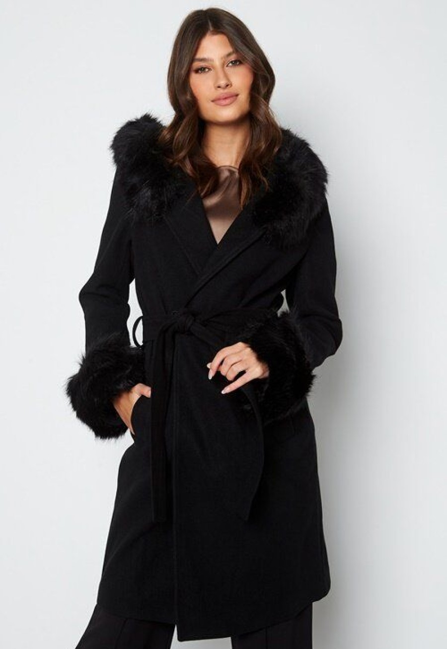 Takit Hollies | Camilla Coat