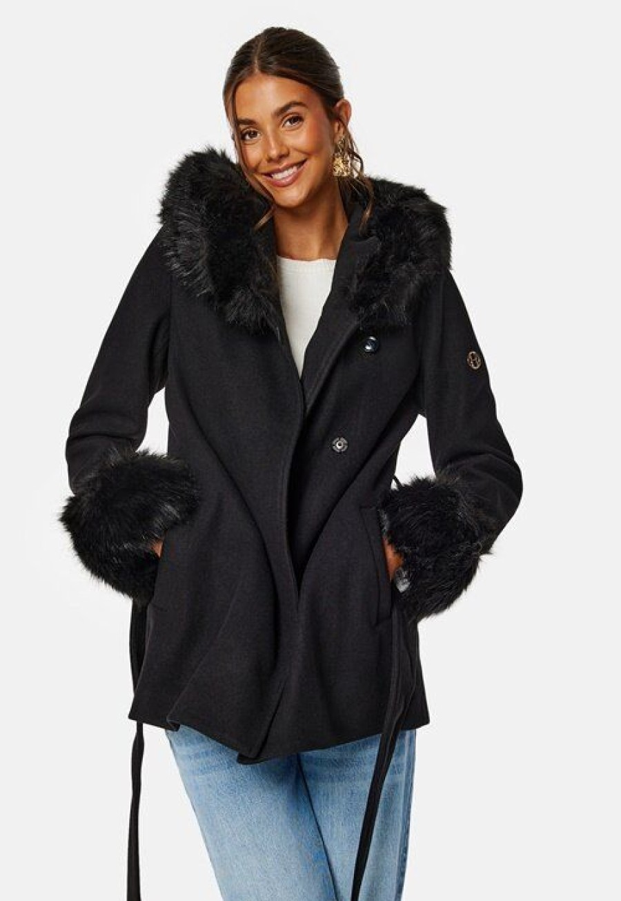 Takit Hollies | Olivia Coat