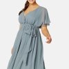 Mekot Goddiva Curve | Flutter Sleeve Chiffon Midi Dress